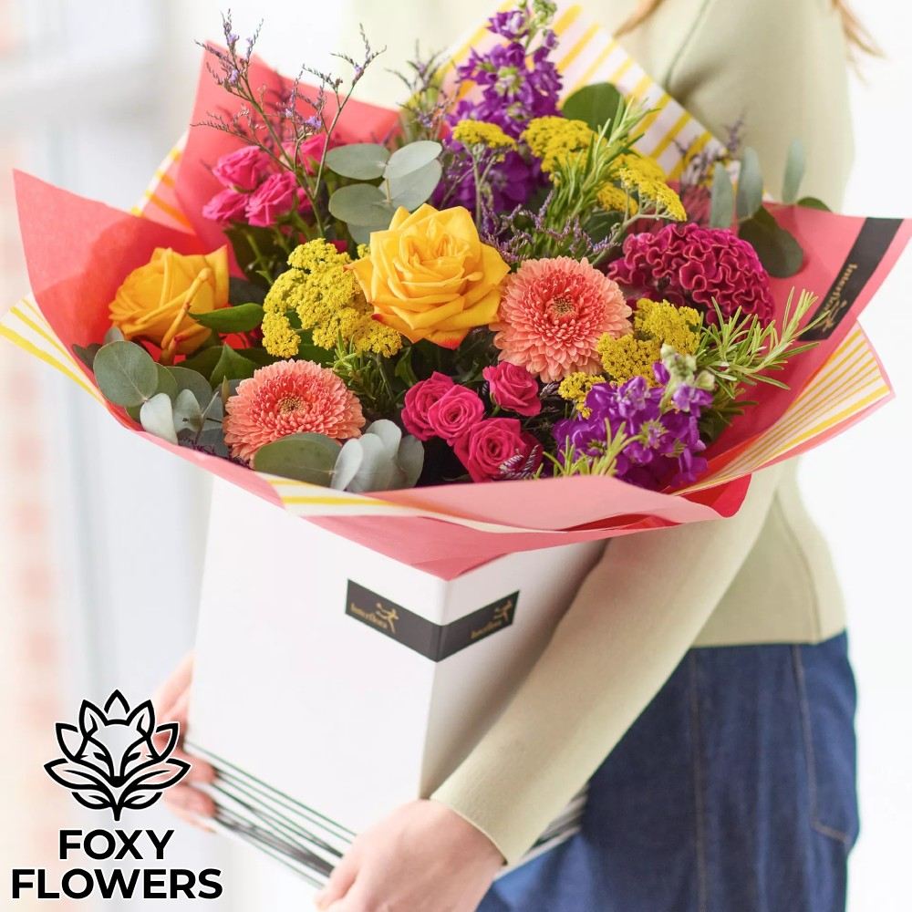 Extra Luxurious Bright Hand-Tied Bouquet