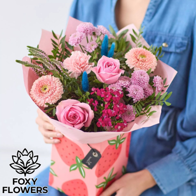 Pretty Strawberry Summer Gift Box Product Image